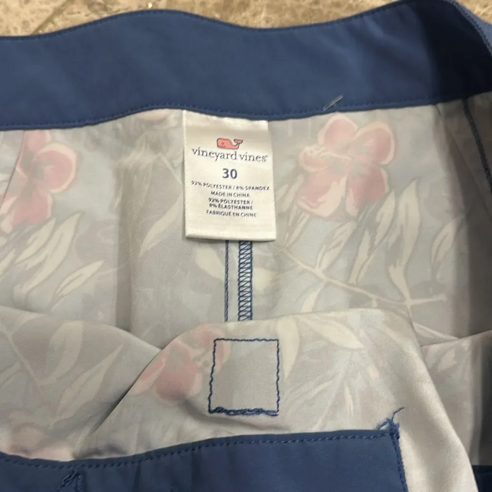 Vineyard Vine Hibiscus Men’s 9” Board Short Size 30